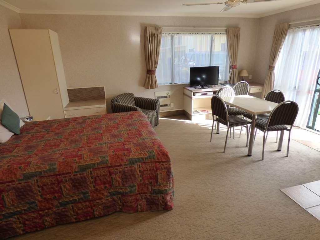 Deco City Motor Lodge Napier Room photo